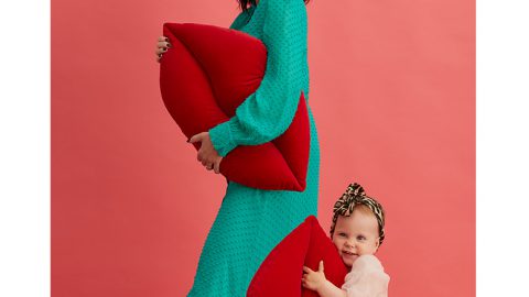 „La Mamma” – książka-otulacz dla kobiet w ciąży i świeżo upieczonych mam